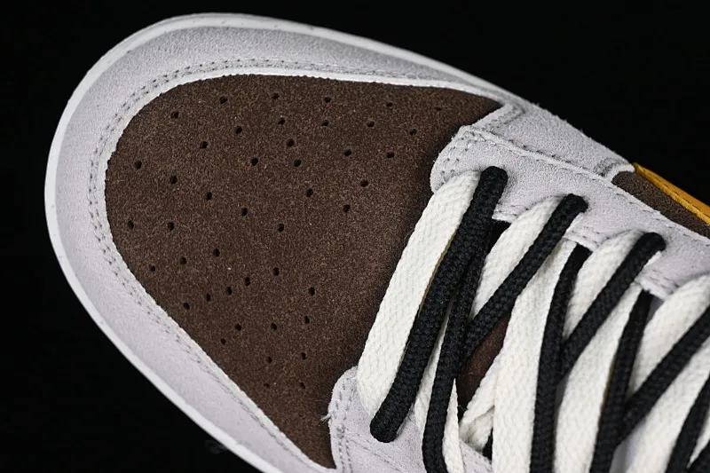 All categories Nk SB Dunk Series Nk SB Dunk Low low-top sneakers Cost-effective version Nk SB Dunk Low triple overlap hook SB low-top sports and leisure sneakers DO9457-104